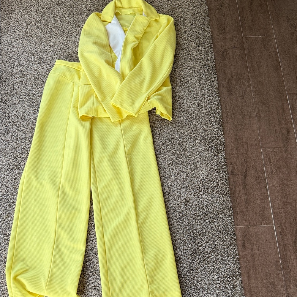 Elegant Yellow Women's Pantsuit